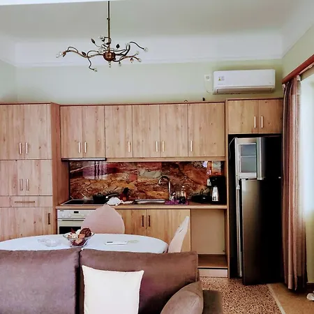 Nikol's Apartmán Mesaria (Andros)